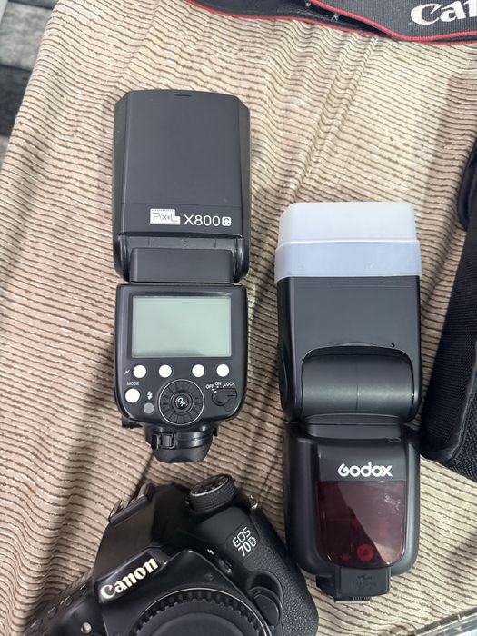 Kit foto complet Canon 70D + 18-135 + 50mm + 2 blițuri + Manfrotto