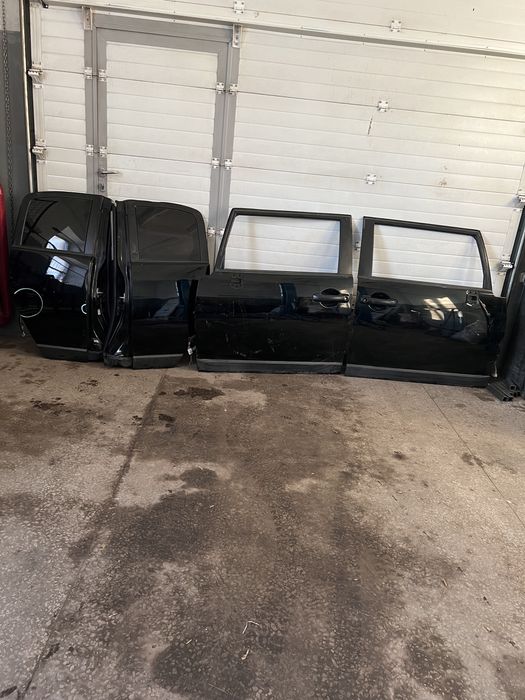 Дверь передняя задняя на FJ cruiser оригинал