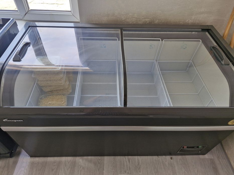 Витринный Морозильник ALMAGREEN