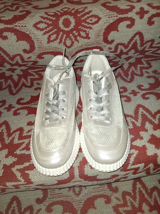 Дамски обувки сребро
