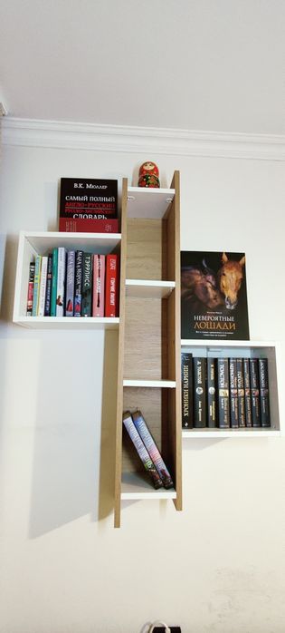 Стол с настенной полкой