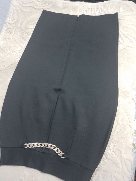 Прямая юбка красивая. Состояние новое.