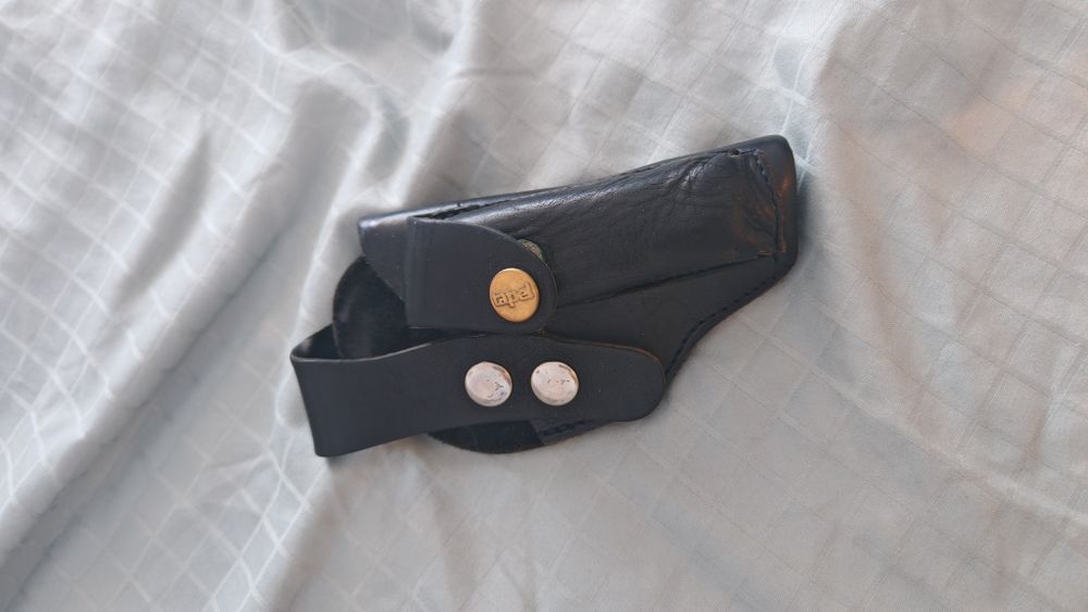 Vand toc de piele pt pistol Carpati