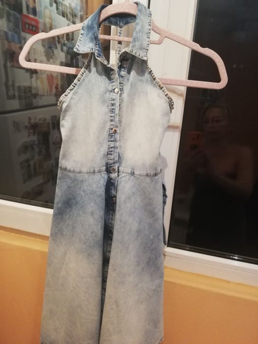 Намалявам Уникална детска дънкова рокля с гол гръб