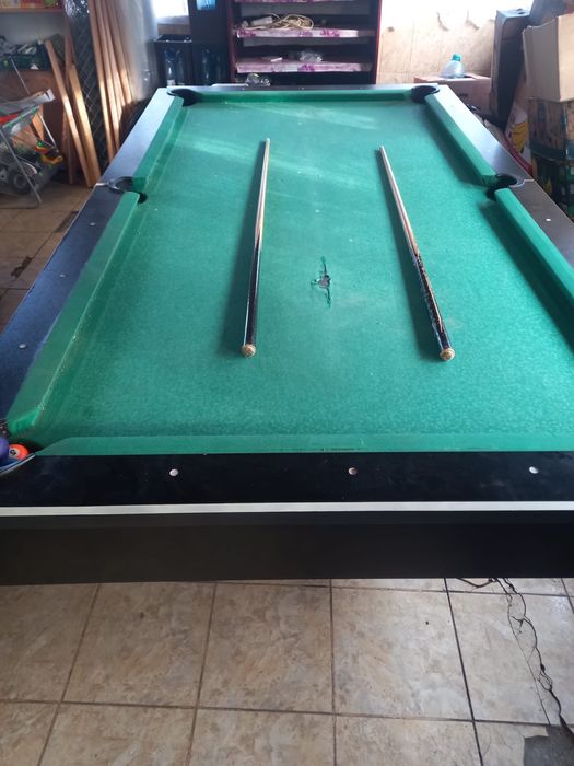 De vinzare masa de biliard lungime 2,50 , latimea 1,42
