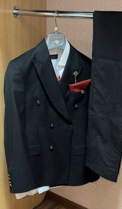 Продам костюм классический