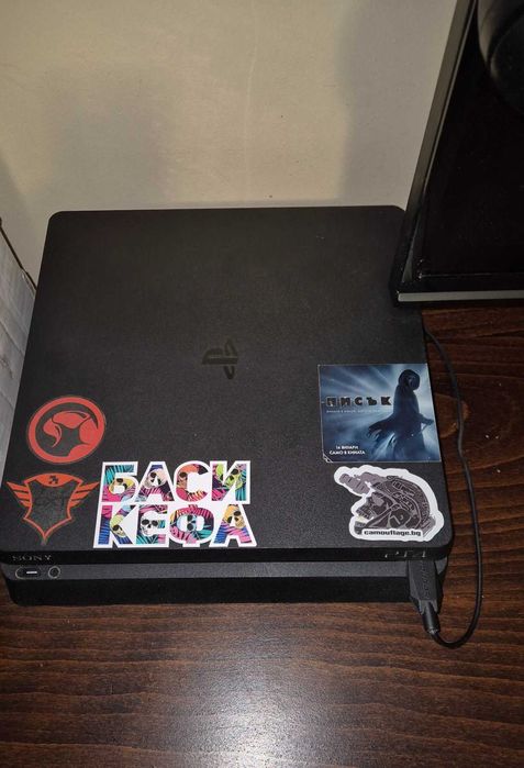 PlayStation 4, 1TB + телевизор и аксесоари