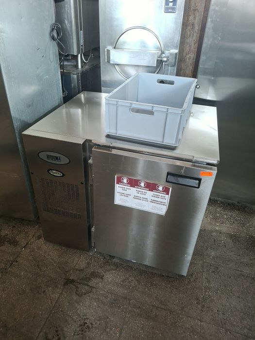 Хладилник FOSTER  за колички НОВ