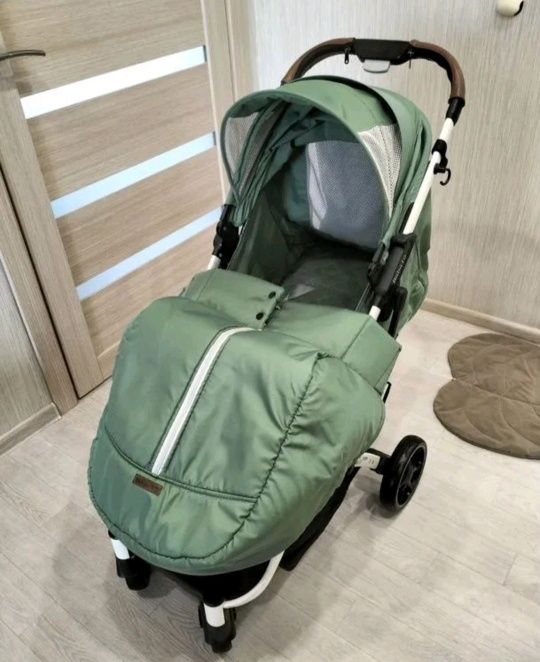 Коляска для прогулок bablo хорошая