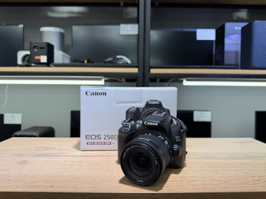 Фотоаппарат Canon EOS 250D, 18-55 mm, отличное состояние, 1925/А10