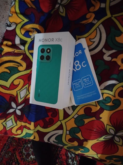 Honor 8c 256/8 sotiladi