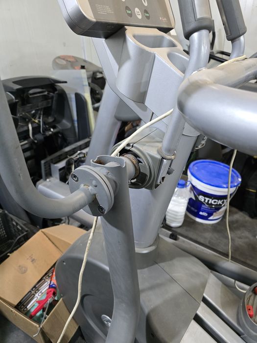 Bicicleta eliptica Life fitness summit trainer