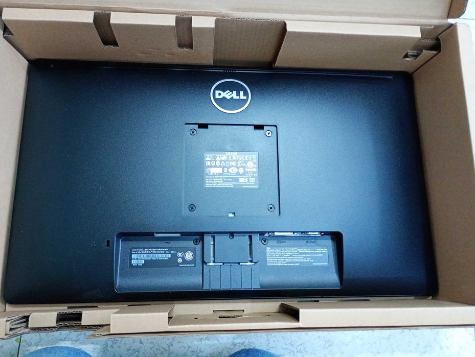Monitor DELL 23 inchi, model E2314HF, in stare noua.