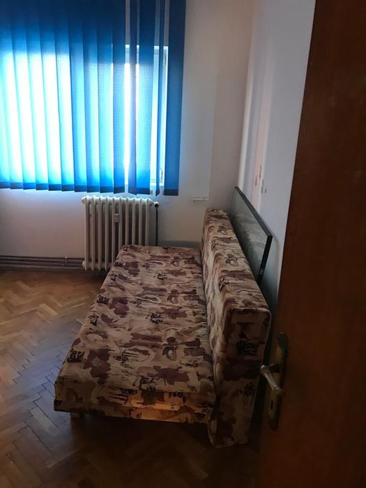 Închiriez Apartament