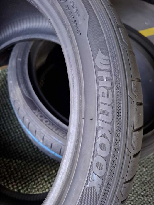 235 40 18 hankook
