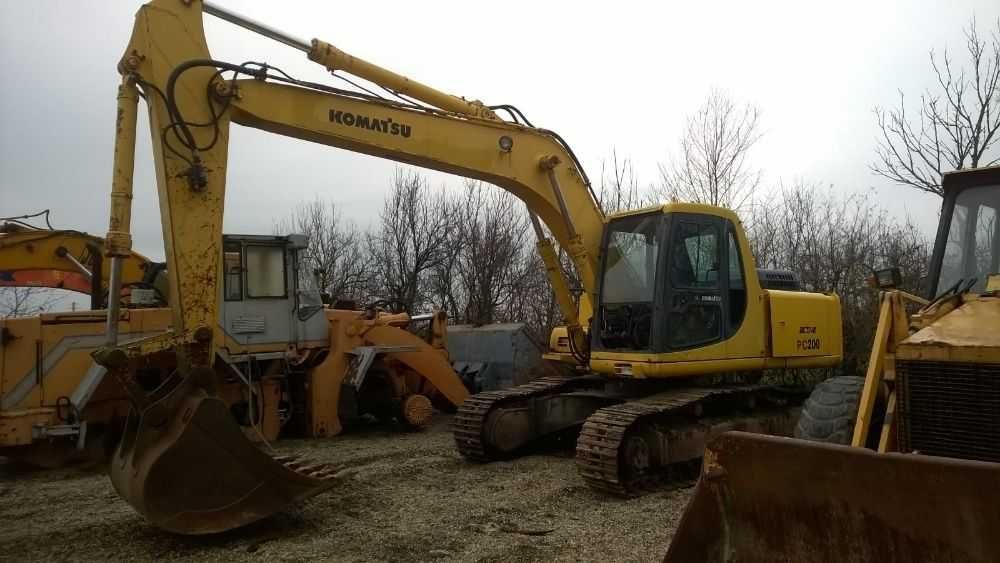 Dezmembrez excavator Komatsu PC 200 EN-6K-piese de schimb Komatsu