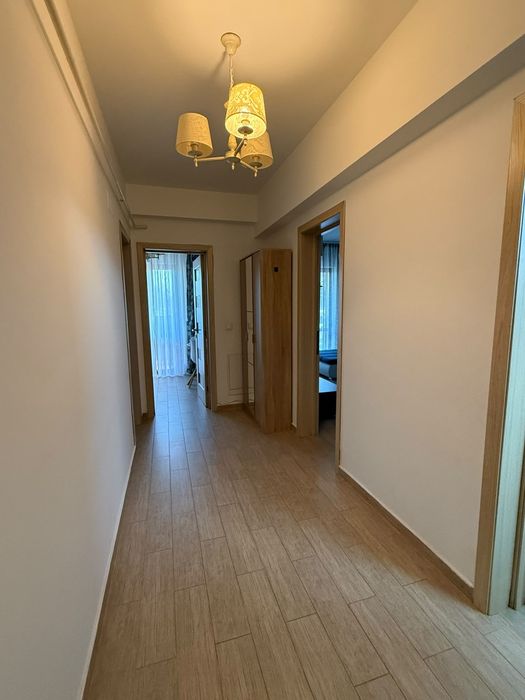 Se inchiriaza apartament 2 cam decomandat Rivers Towers.