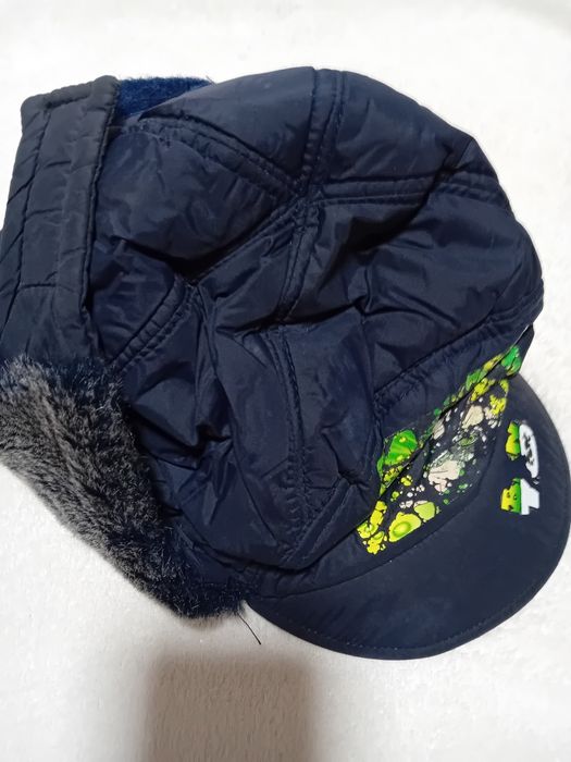 Vând geacă și căciulă îmblănită cu mănuși