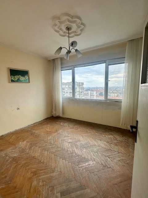 Тристаен апартамент за продажба в Бургас