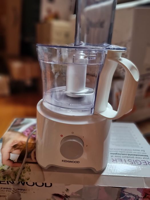 Robot de bucatarie Kenwood, bol de 2.1L , 800 W, FDP300WH, alb