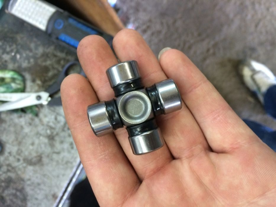 Рулевые карданчики (крестовины).