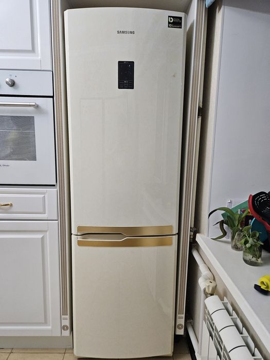 Холодильник Samsung