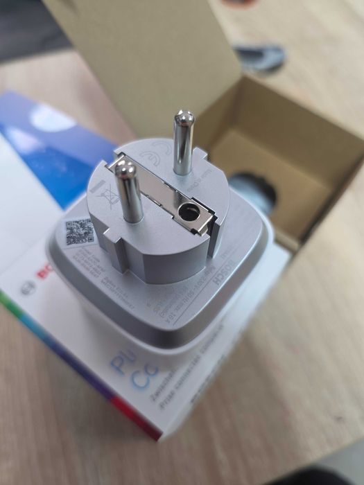 Priza inteligenta Bosch cu functie Wi-Fi
