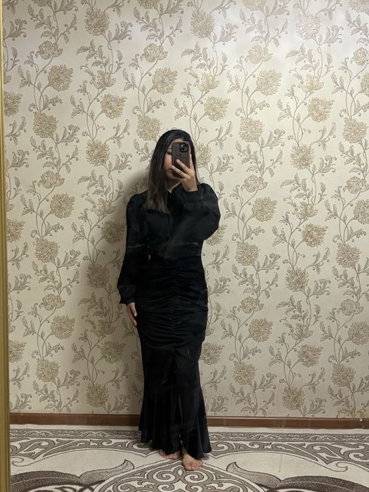 Вечернее черное платье