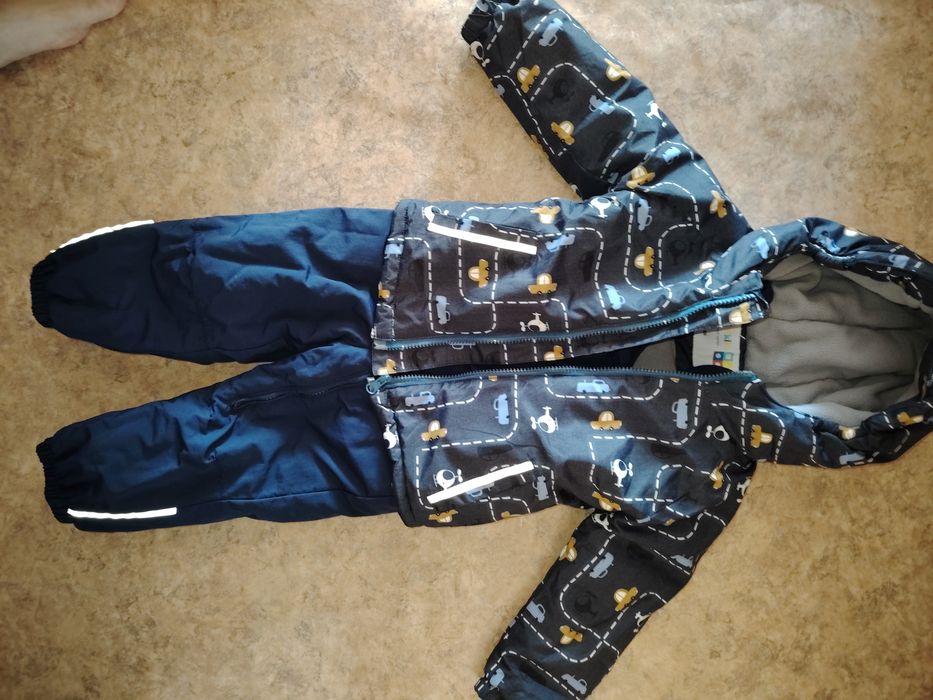 Продам осенний костюм на мальчика