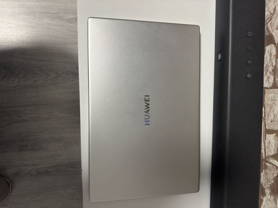 Лаптоп Huawei MateBook D15