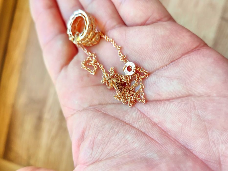 Колие в розов цвят - Bulgari serpentine с циркониеви камъни