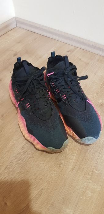 Papuci adidas Trae  Young 3
