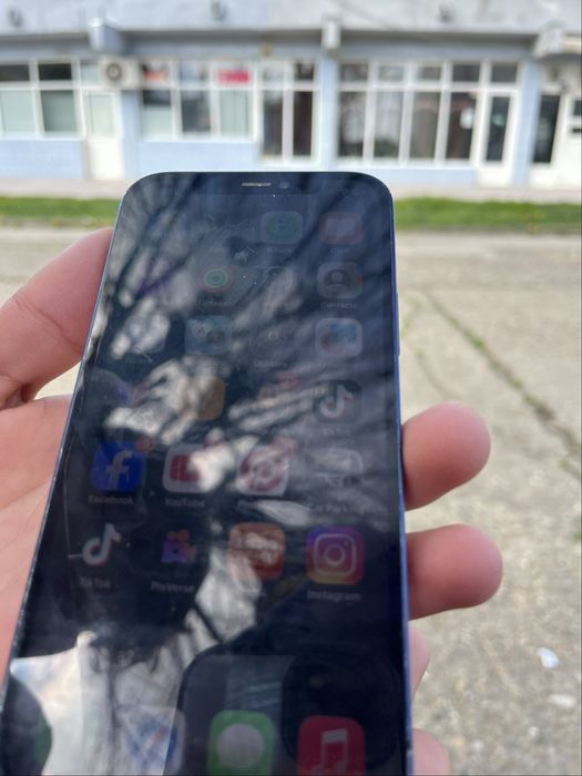 Telefon fain iphone 12