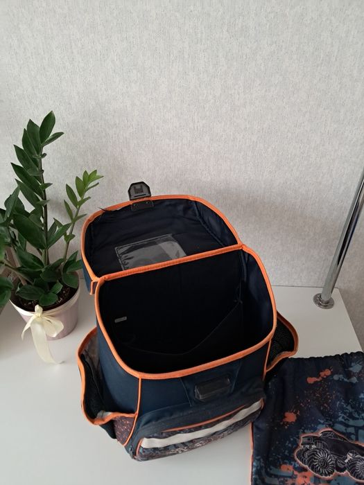 Школьный портфель