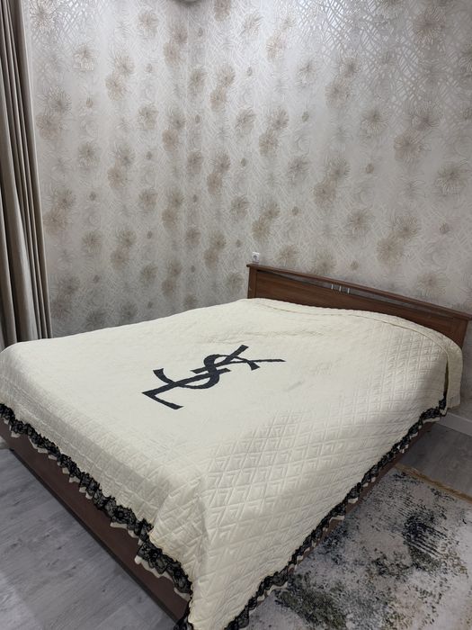 Двух спальный кровать