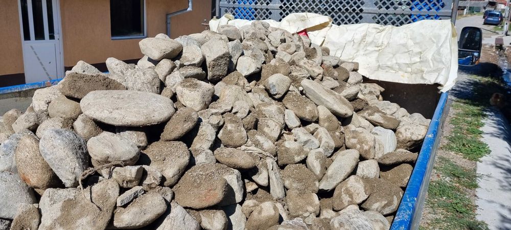 Nisip piatra calcar granit ornamental bolovani cascade iazuri balastru