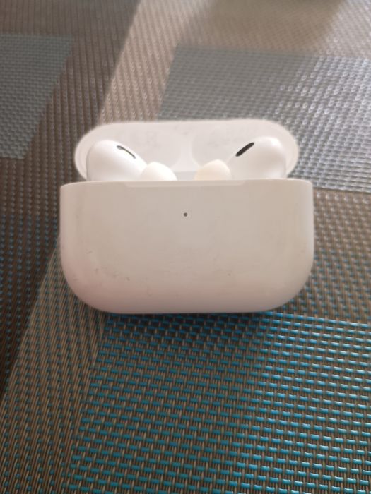 AirPods Pro 2 (Generația a 2-a)