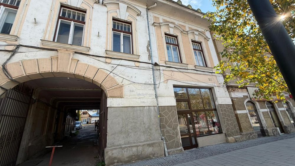 Inchiriez spatiu comercial