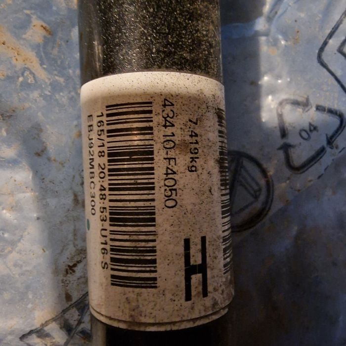 Toyota C-HR hybrid предна дясна полуоска