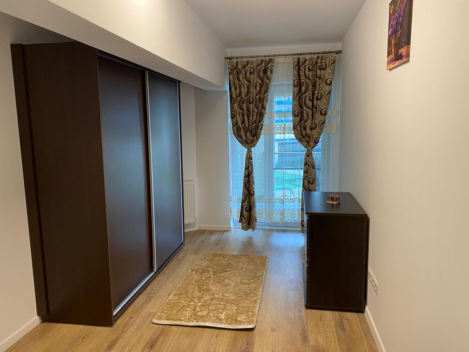 Inchiriez apartament