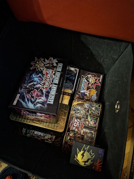 Yu - gi - oh огромен брой карти от различни издания