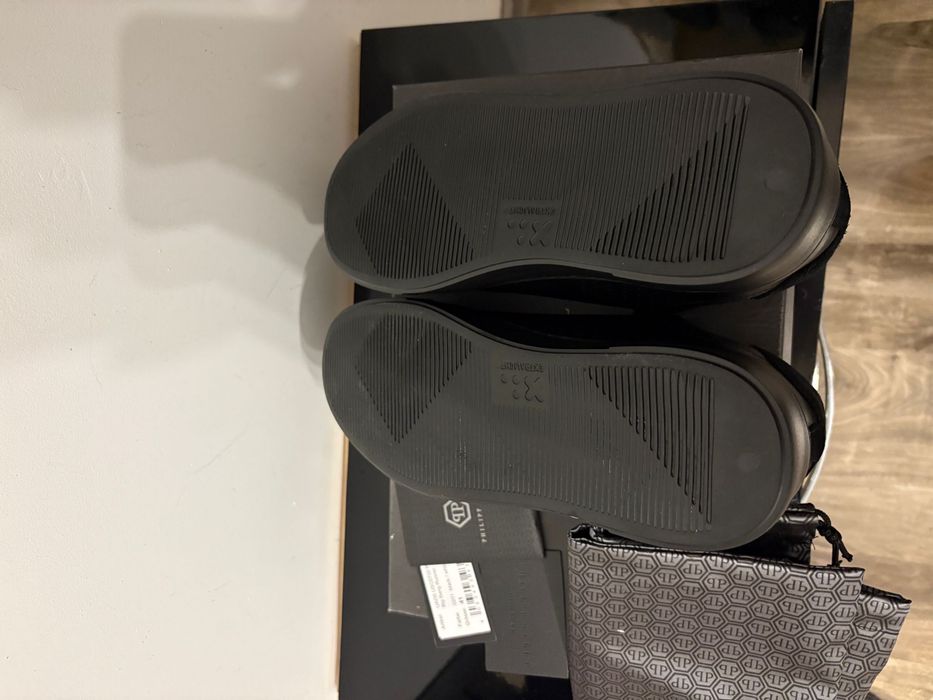 Vand sneakers philipp plein , noi in cutie , saculet , doar probați