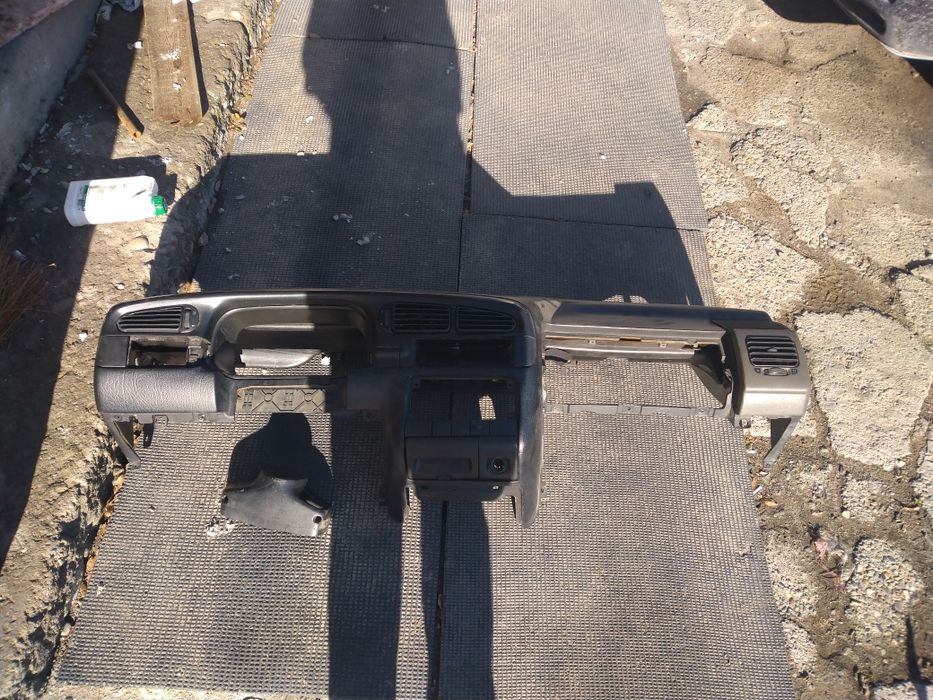 Запчасти кузовные и т. д. вента гольф