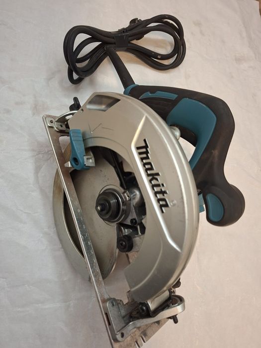 Circular Makita hs 7601