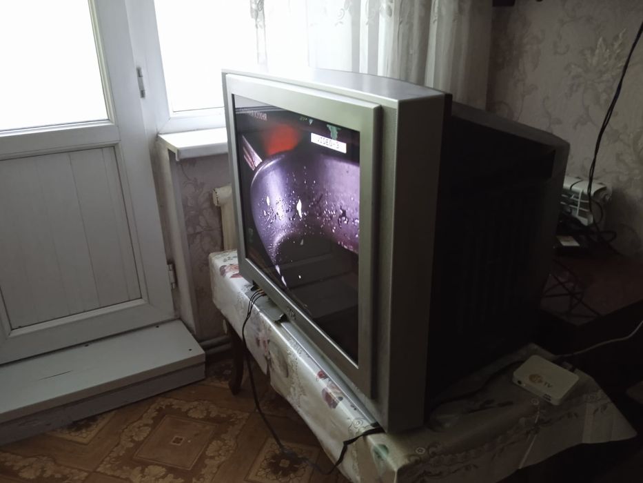 Продам телевизор