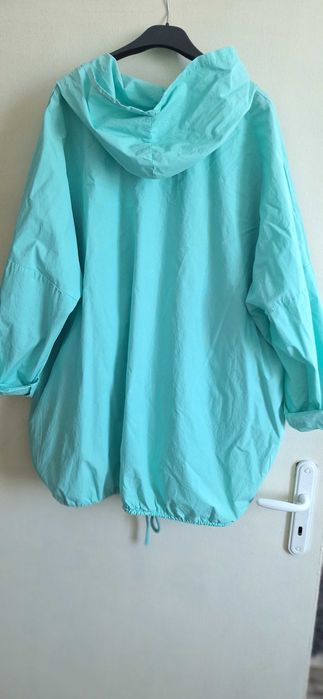 Дамско яке тив ветровка