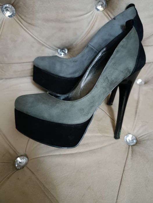 Туфли женские на высоких каблуках