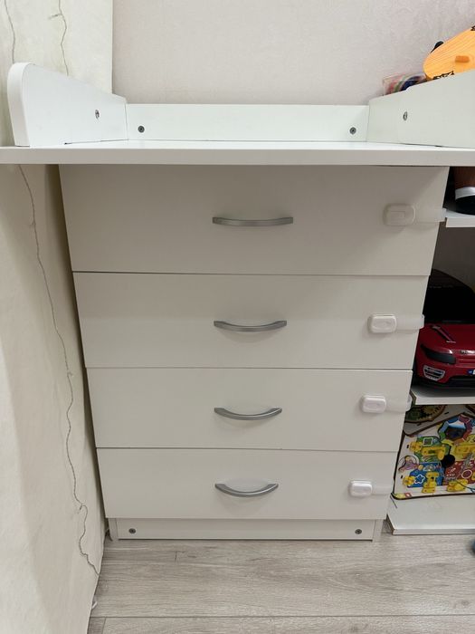 Продам комод с пеленальным столиком