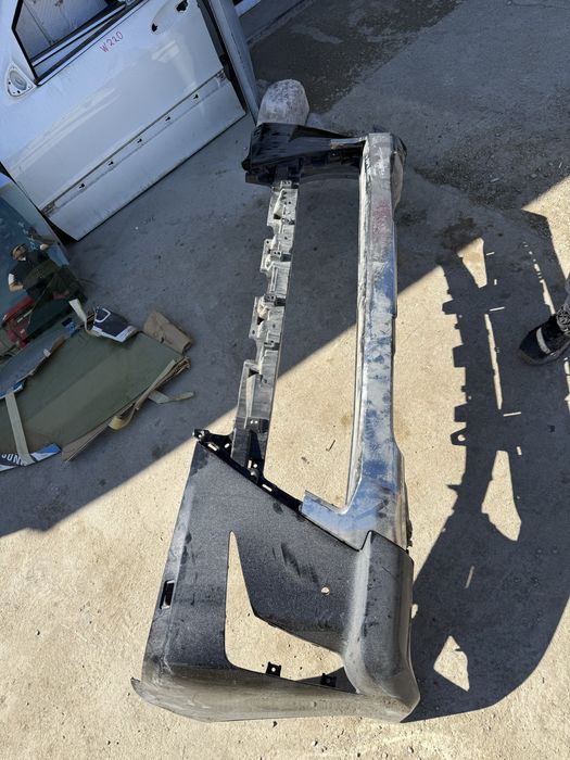 Передний бампер Lexus LX570