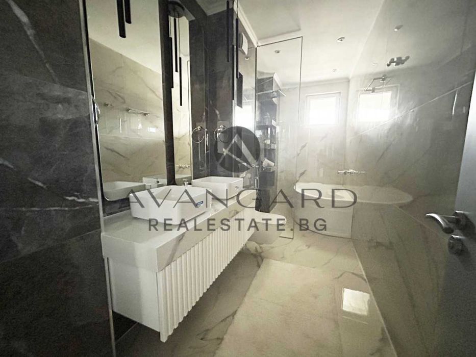 Продава се Къща в Пловдив, Остромила - 388 кв.м за 1225 €/кв.м - Снимка #18